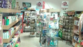 Farmacia de la Clínica - Las Magnolias 91