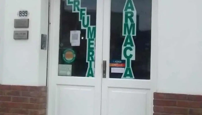 Farmacia Fernando Uema - Cámara