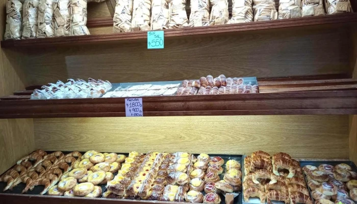 La Vienesa Panaderia Confiteria -  Ambiente - Merlo