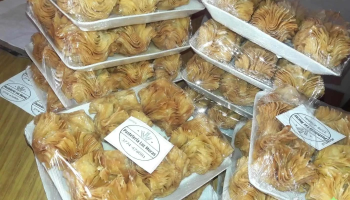 Las Moras Pasteleria Comida Y Bebida - Sauce