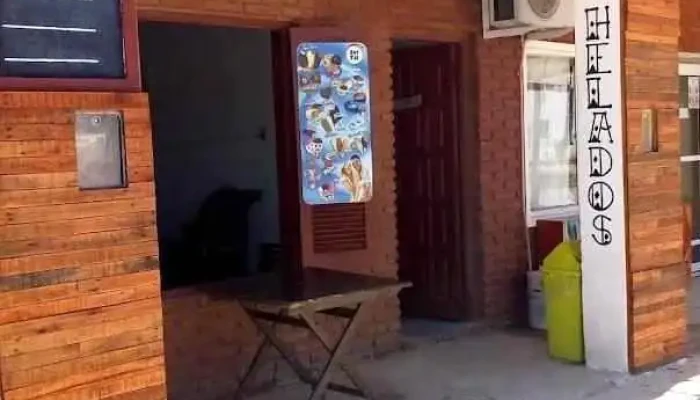 Panadería & Heladería "La Plaza" - Los Telares